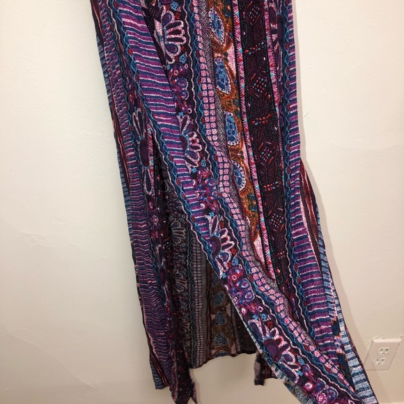 Halter multi colored backless dress - Picture 4 of 6